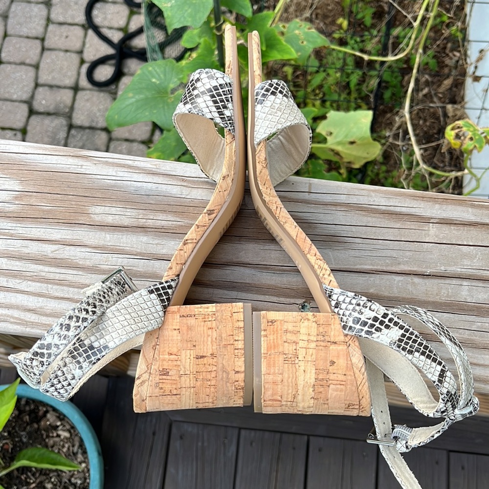 Snakeskin sandals - Picture 5 of 7